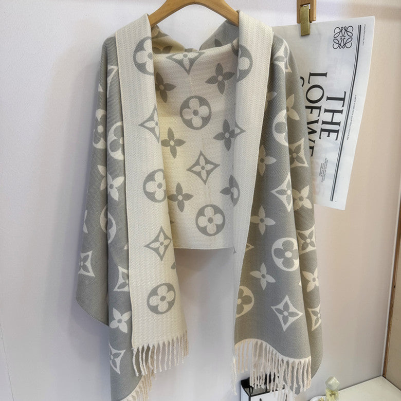 Letter-Pattern Cashmere Scarf – Soft, Warm & Lightweight