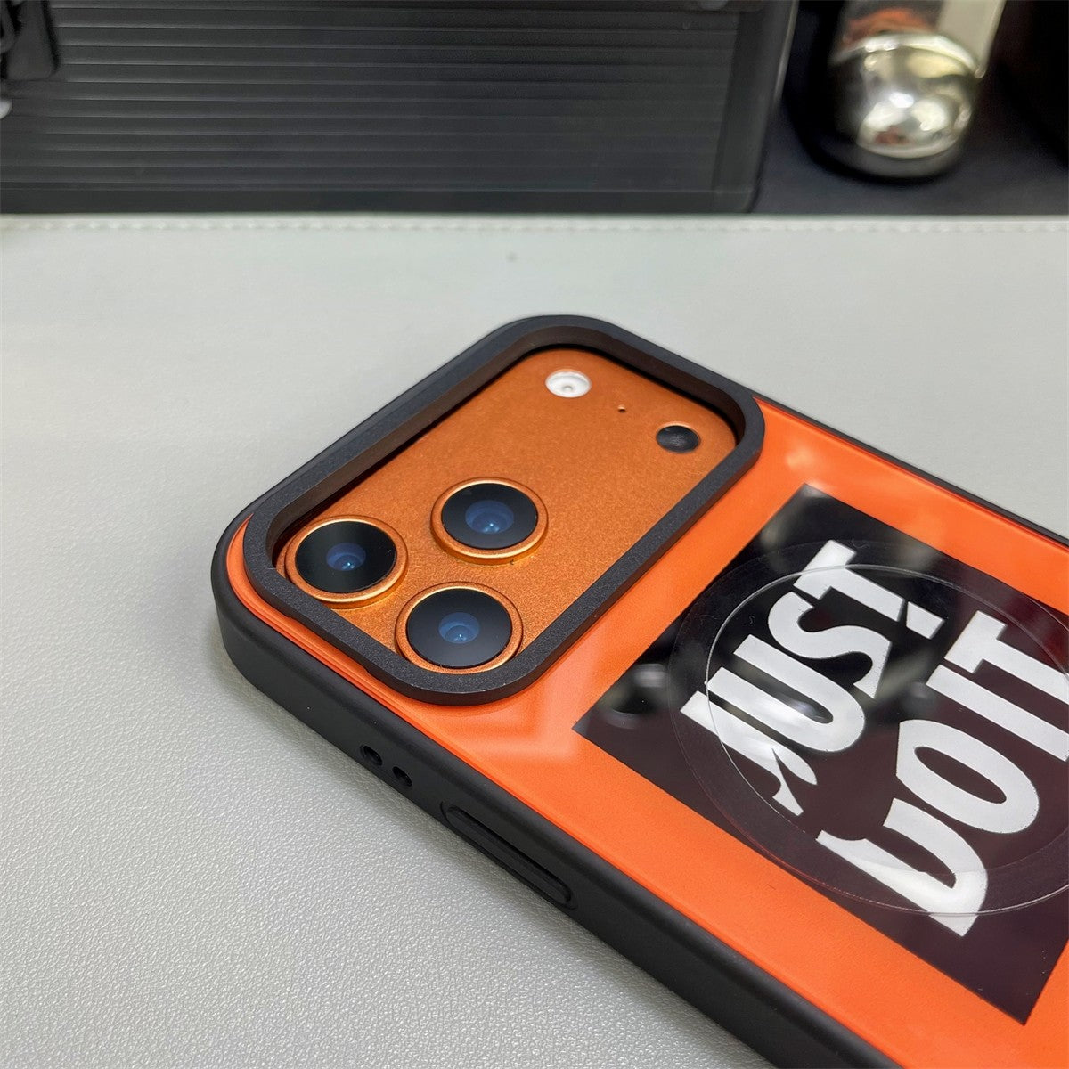 Streetwear MagSafe Tough Case �3 Designs