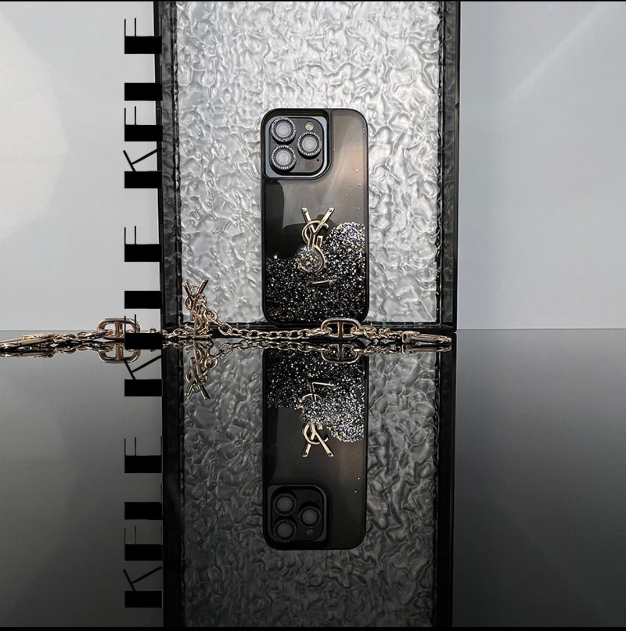 Új Trends Shine x Mono iPhone tok