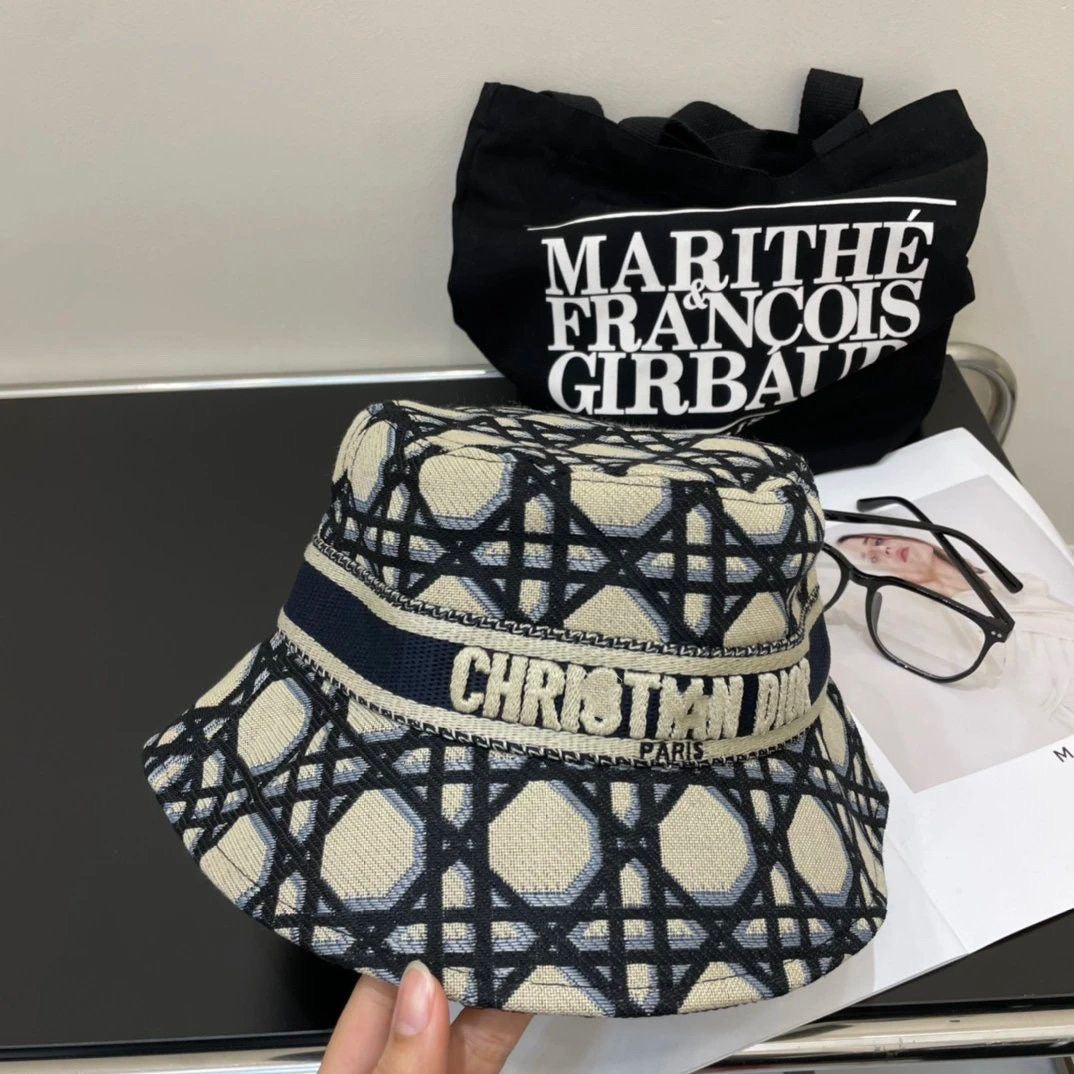 Classic luxury hat 09