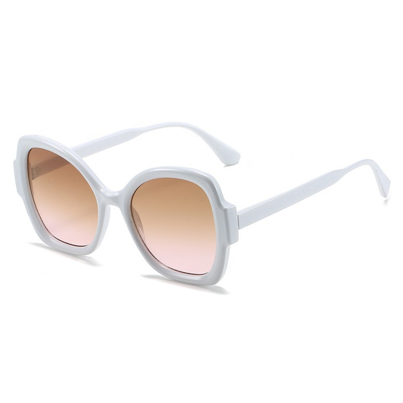 نظارات شمسية على شكل فراشة