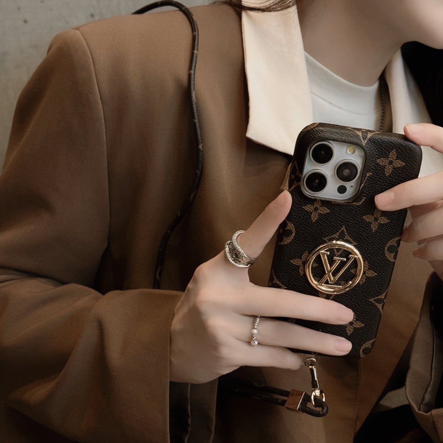 Θήκη για iPhone με αλυσίδα για κάρτα πολυτελείας