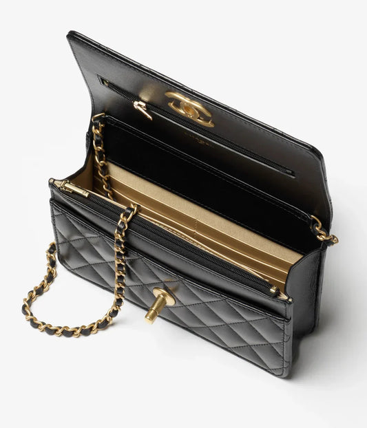 Peněženka Na řetízku Lesklé Jehněčí Perly Zlatý Tón Kov