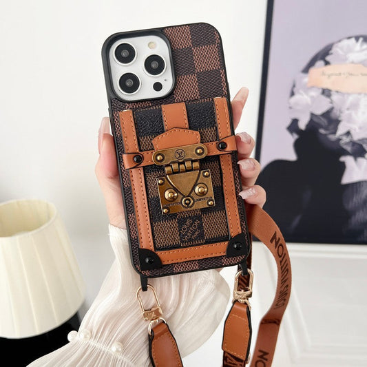 حافظة iPhone فاخرة بسلسلة كروس باللون البني