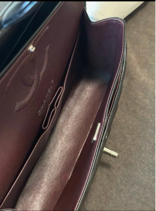 حقيبة كتف كلاسيكية مبطنة بسلسلة