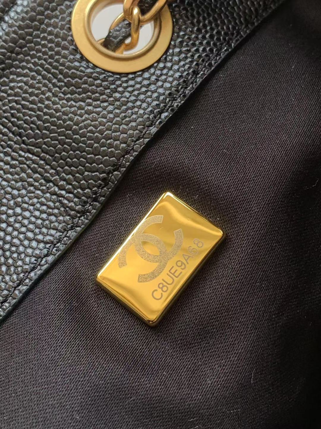 CC 25 Mala torba od teleće kože s teksturom zrna & Metalna torba zlatne boje