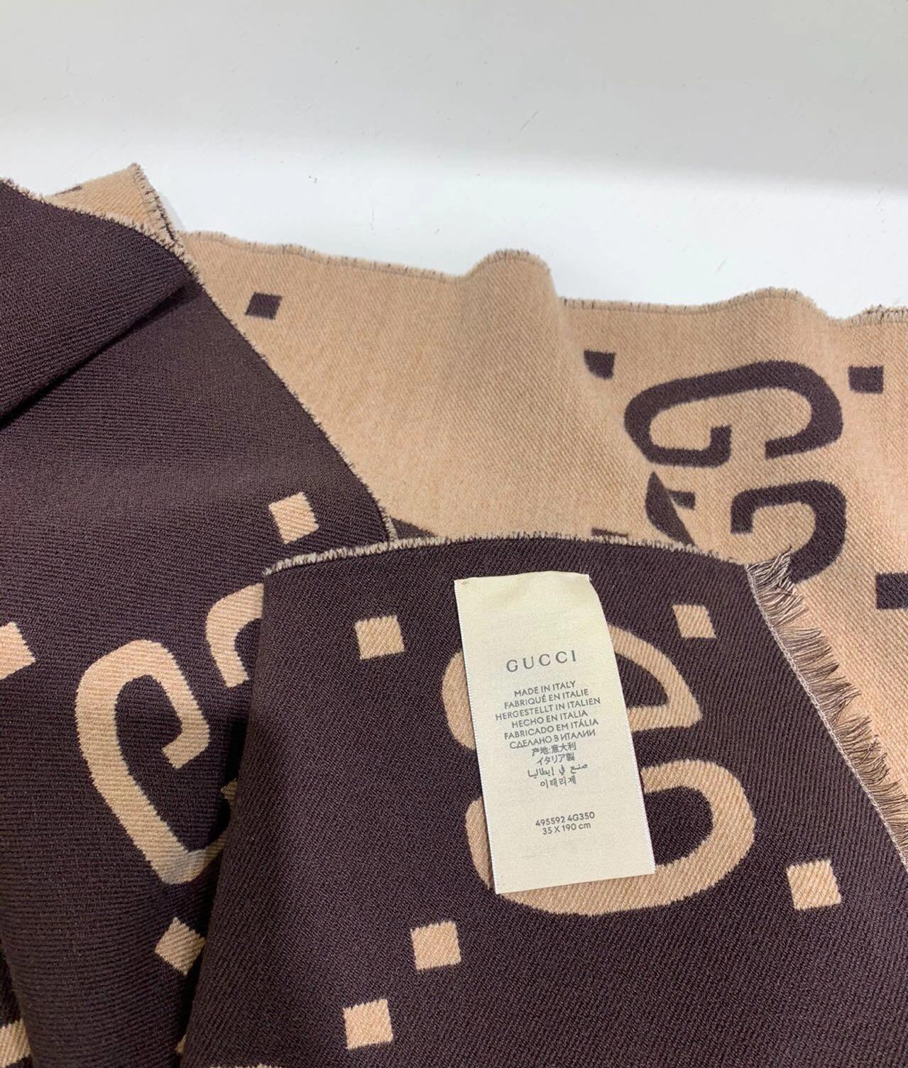 Premium Letter-Pattern Cashmere Scarf – Soft, Warm & Lightweight Winter Essential