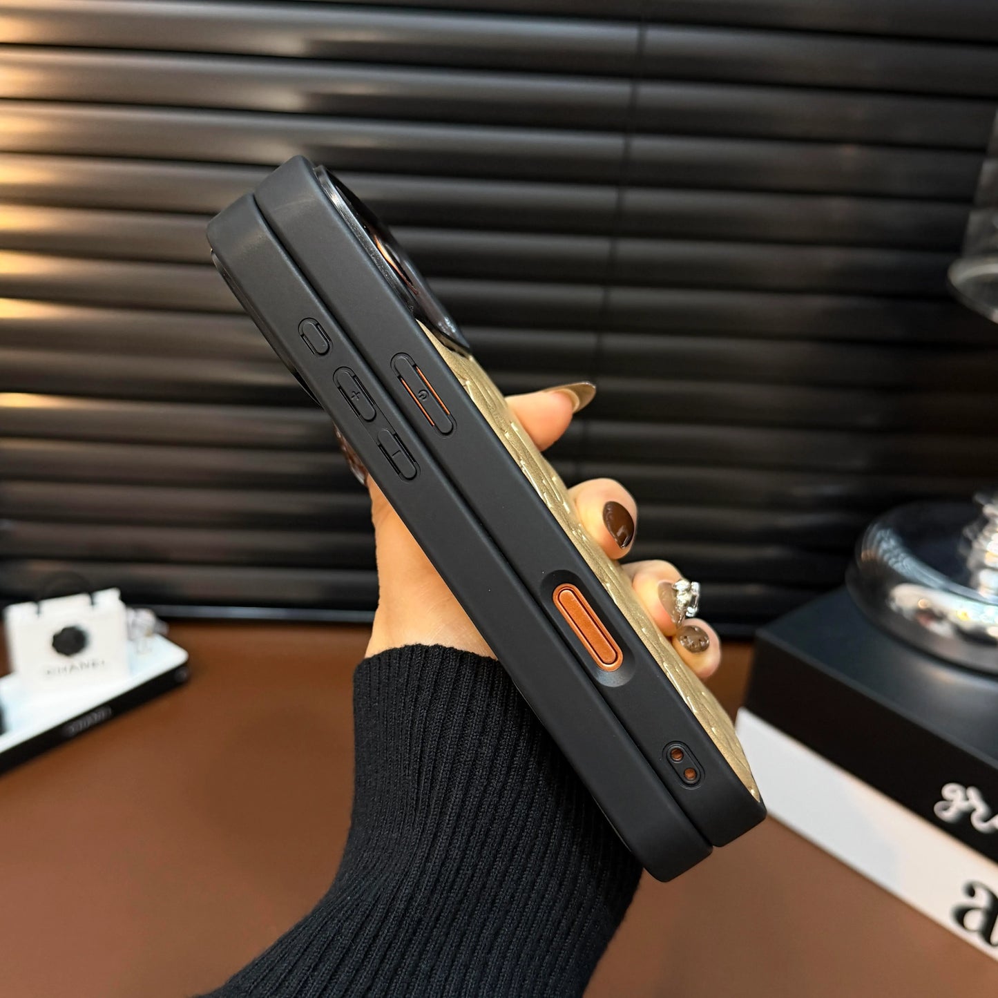 Cás iPhone Leathar Só Cuilteáilte - Clúdach Cosanta caol Shockproof