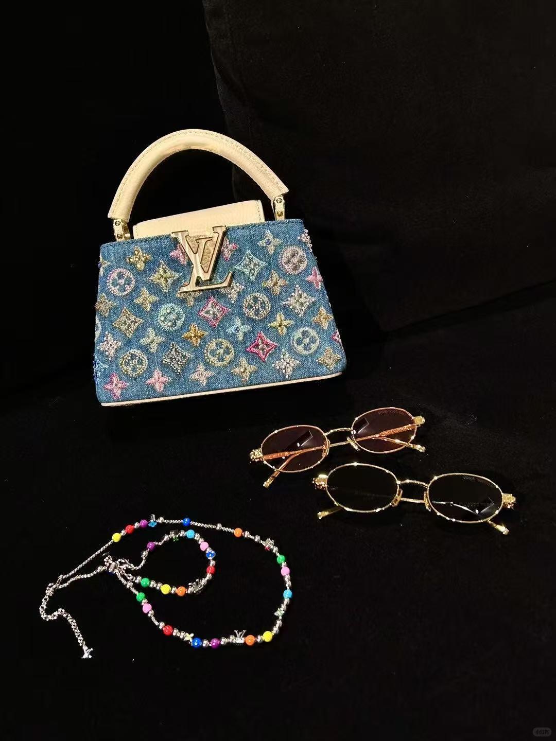 Lyxig denim-utsmyckade Capucines-miniväska