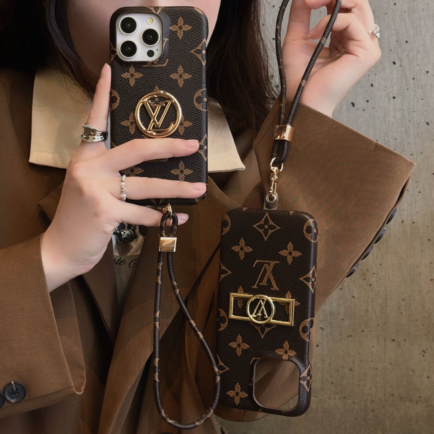Étui pour iPhone avec chaîne de porte-cartes de luxe