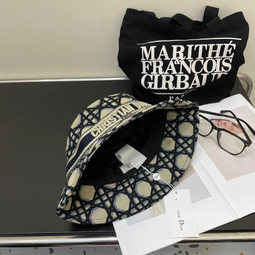 Classic luxury hat 09