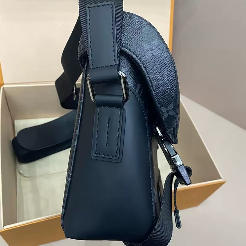 Modna i modna torba listonoszka LV