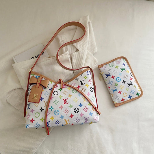 Taška přes rameno s monogramem