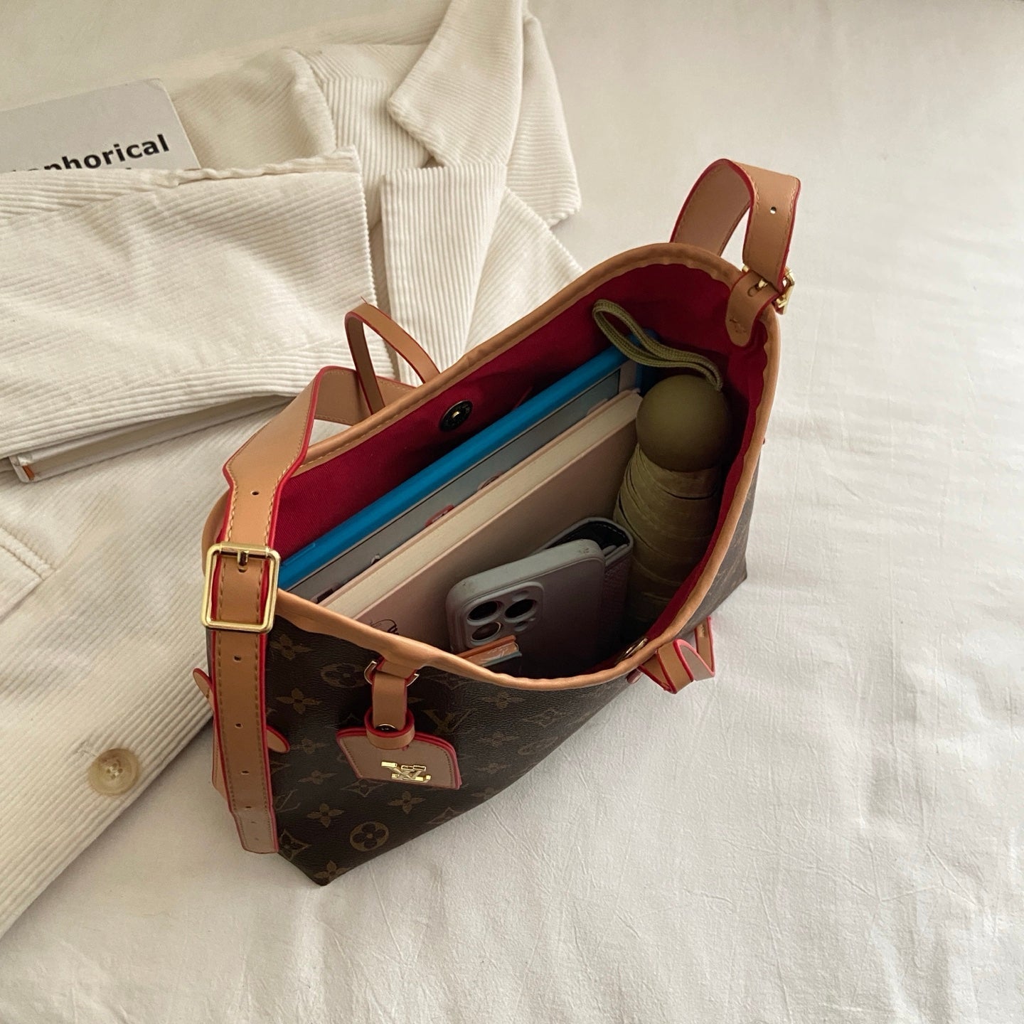 Taška přes rameno s monogramem