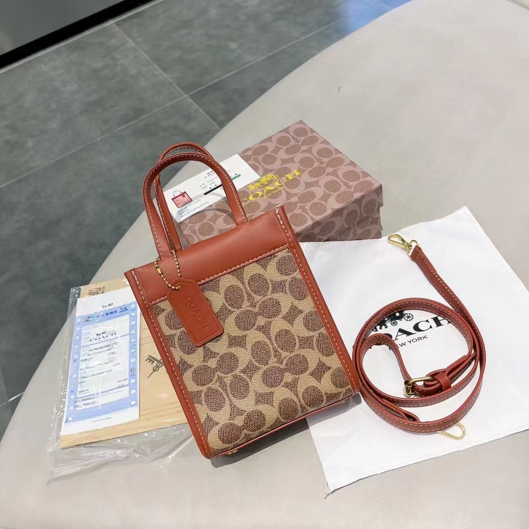 Elegáns bőr kézitáska: egy kis fényűzés