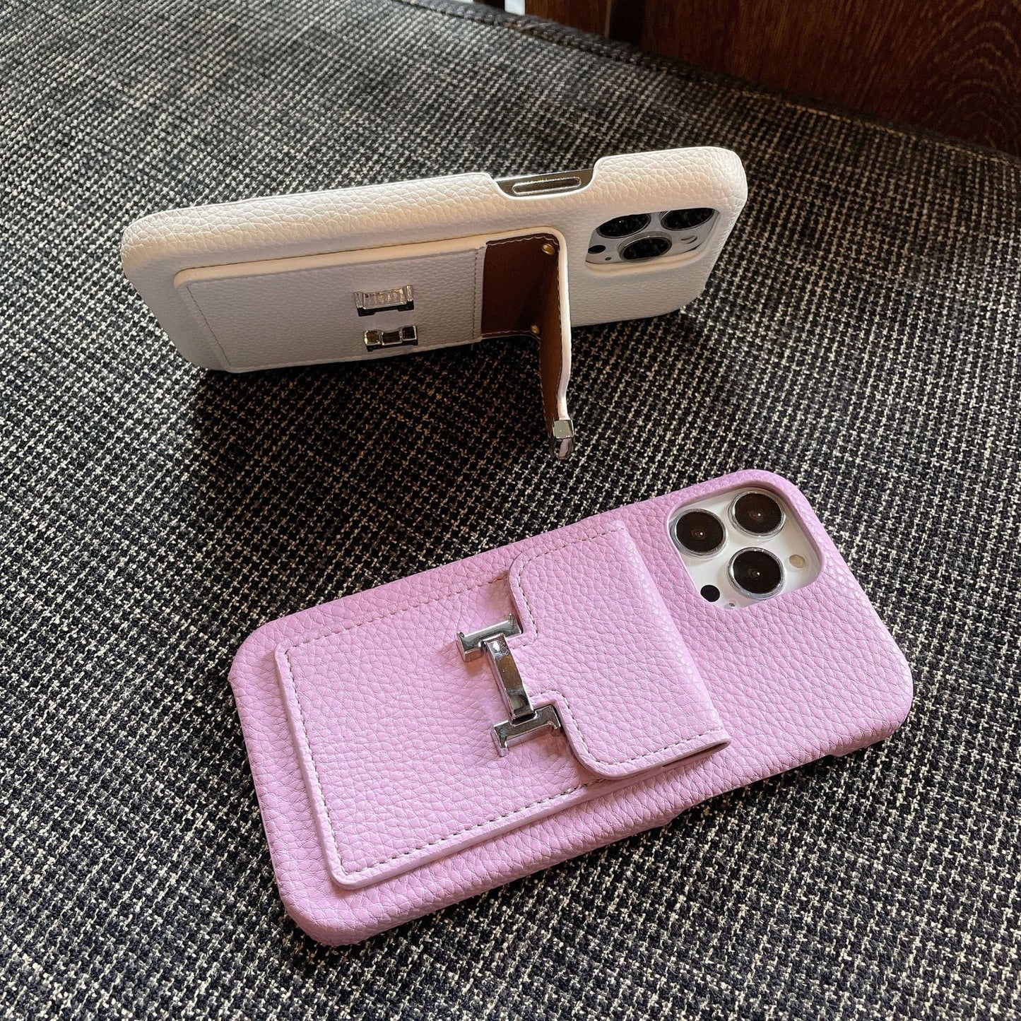Custodia per iPhone in pelle con portacarte H