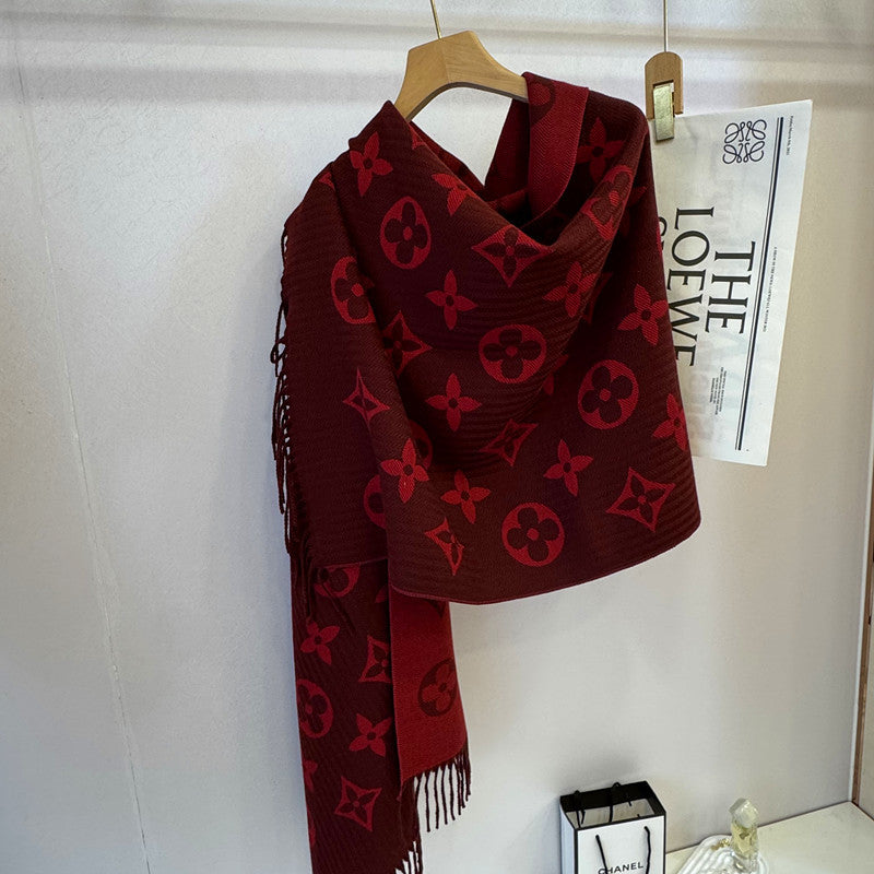 Kasjmiersjaal met letterpatroon – zacht en warm & Lichtgewicht