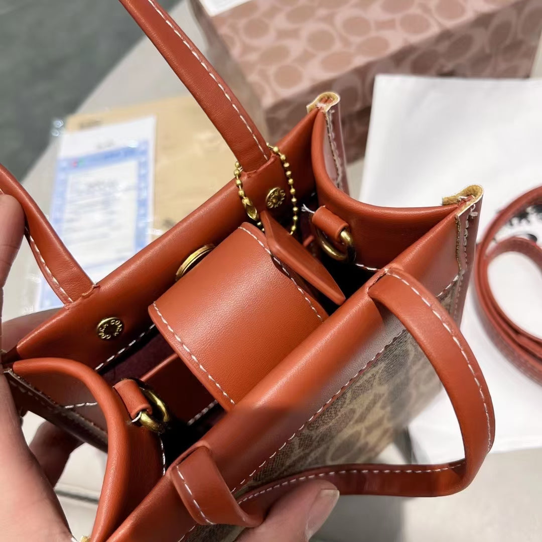 Elegáns bőr kézitáska: egy kis fényűzés