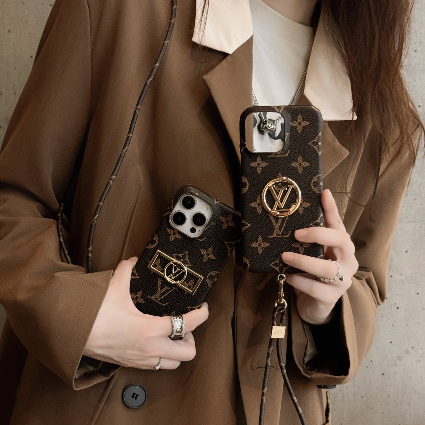 Étui pour iPhone avec chaîne de porte-cartes de luxe