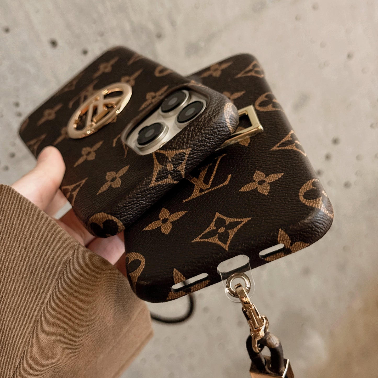 Étui pour iPhone avec chaîne de porte-cartes de luxe