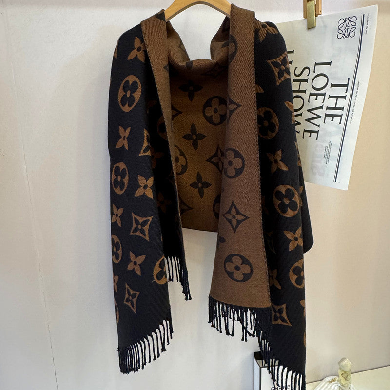 Kasjmiersjaal met letterpatroon – zacht en warm & Lichtgewicht