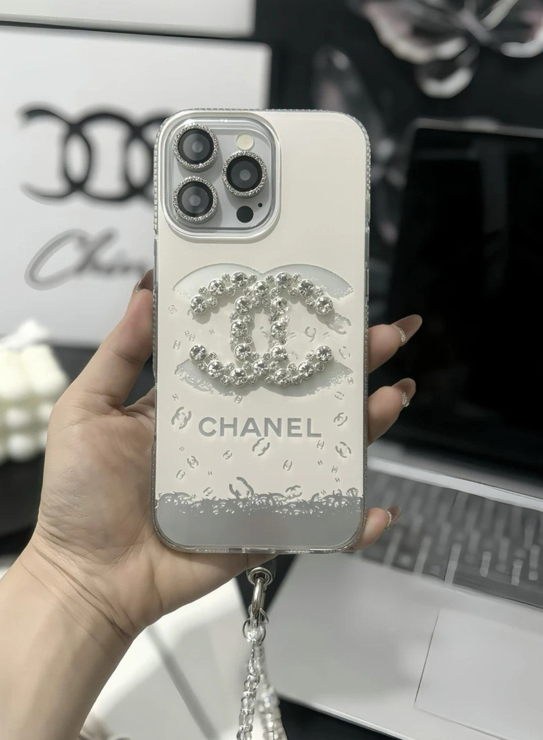 Elegantní luxusní křišťálové pouzdro na iPhone s řemínkem