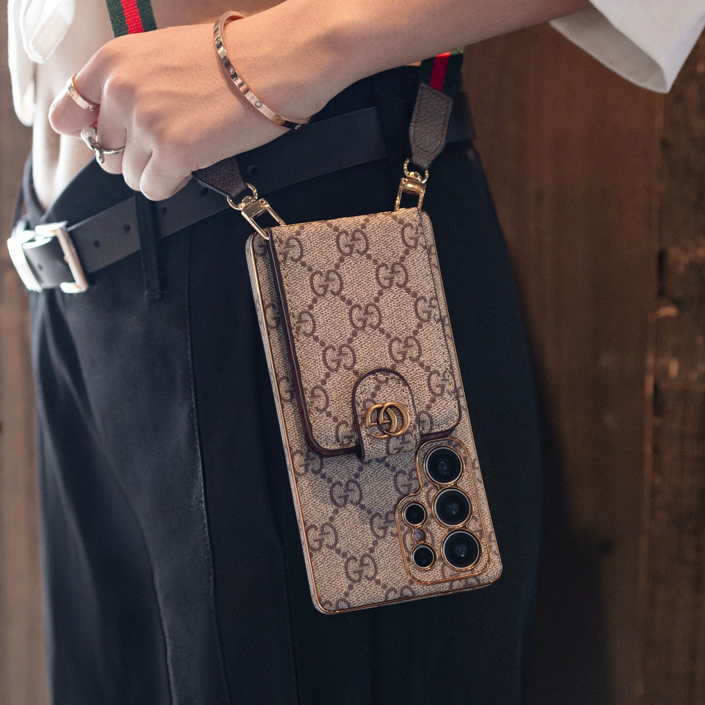Premium-kuvioinen Crossbody-puhelinkotelo irrotettavalla hihnalla