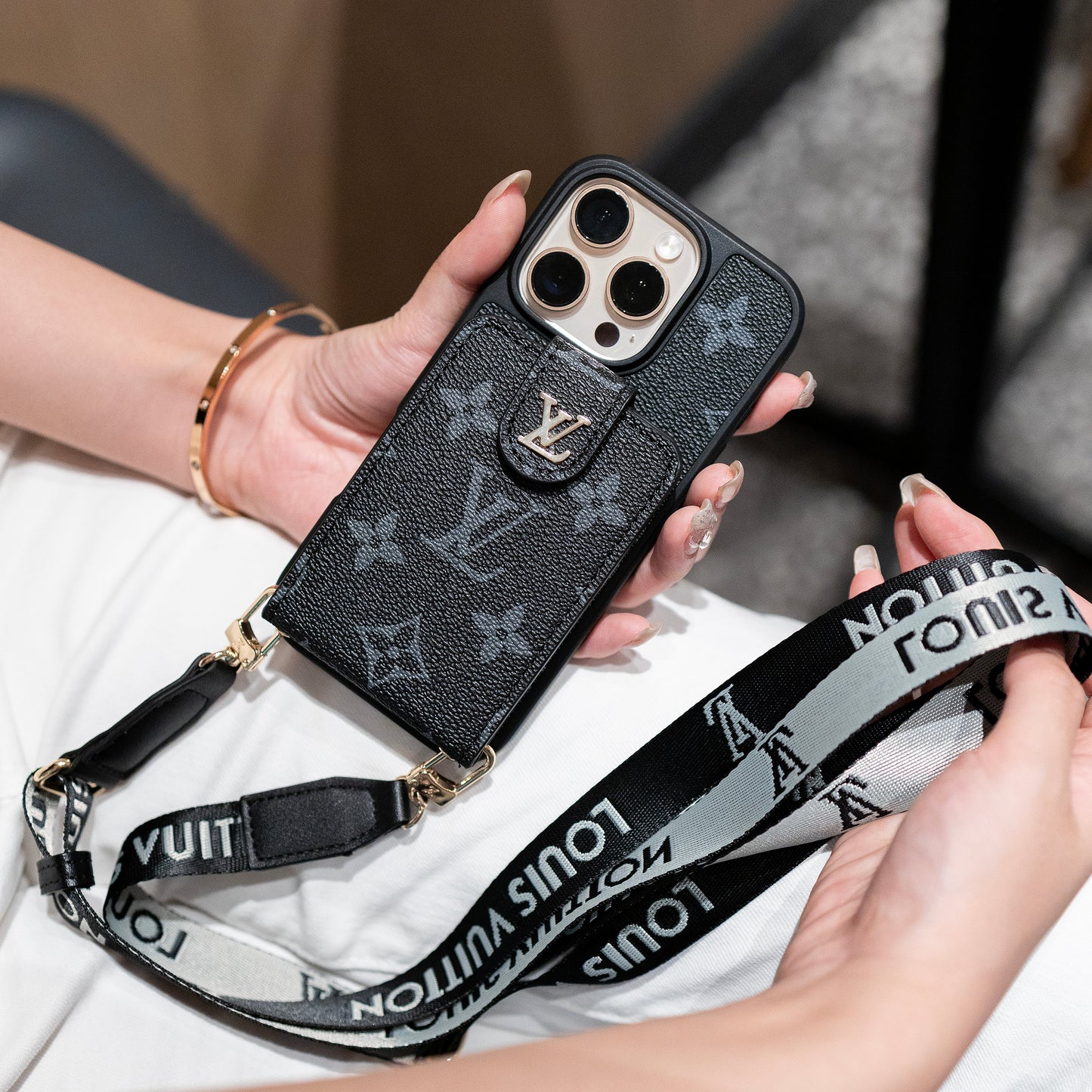 Luksus Crossbody iPhone-deksel med kortholder & stropp