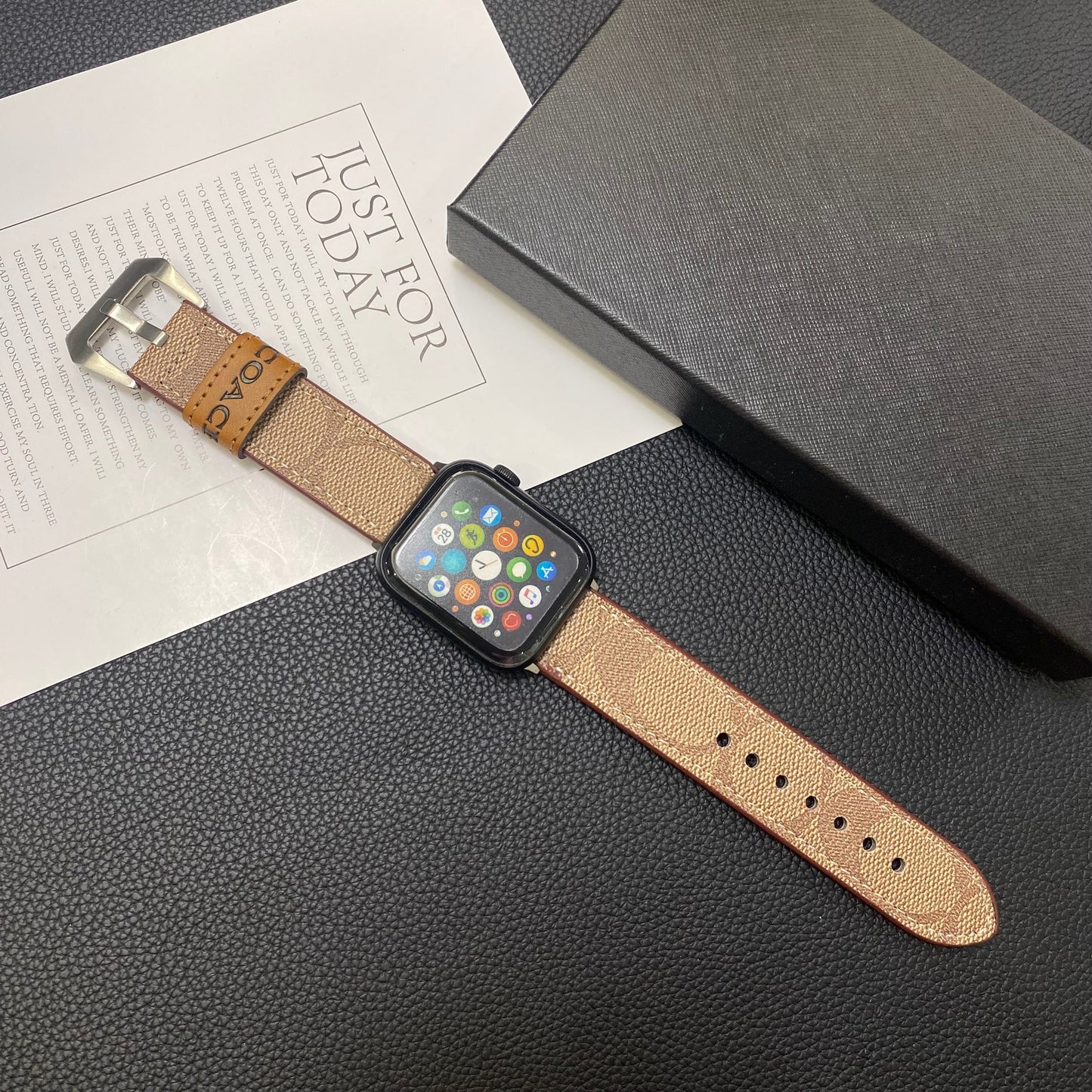 Cóiste Leathar Apple Watch Band Light Brown-YHK244221710