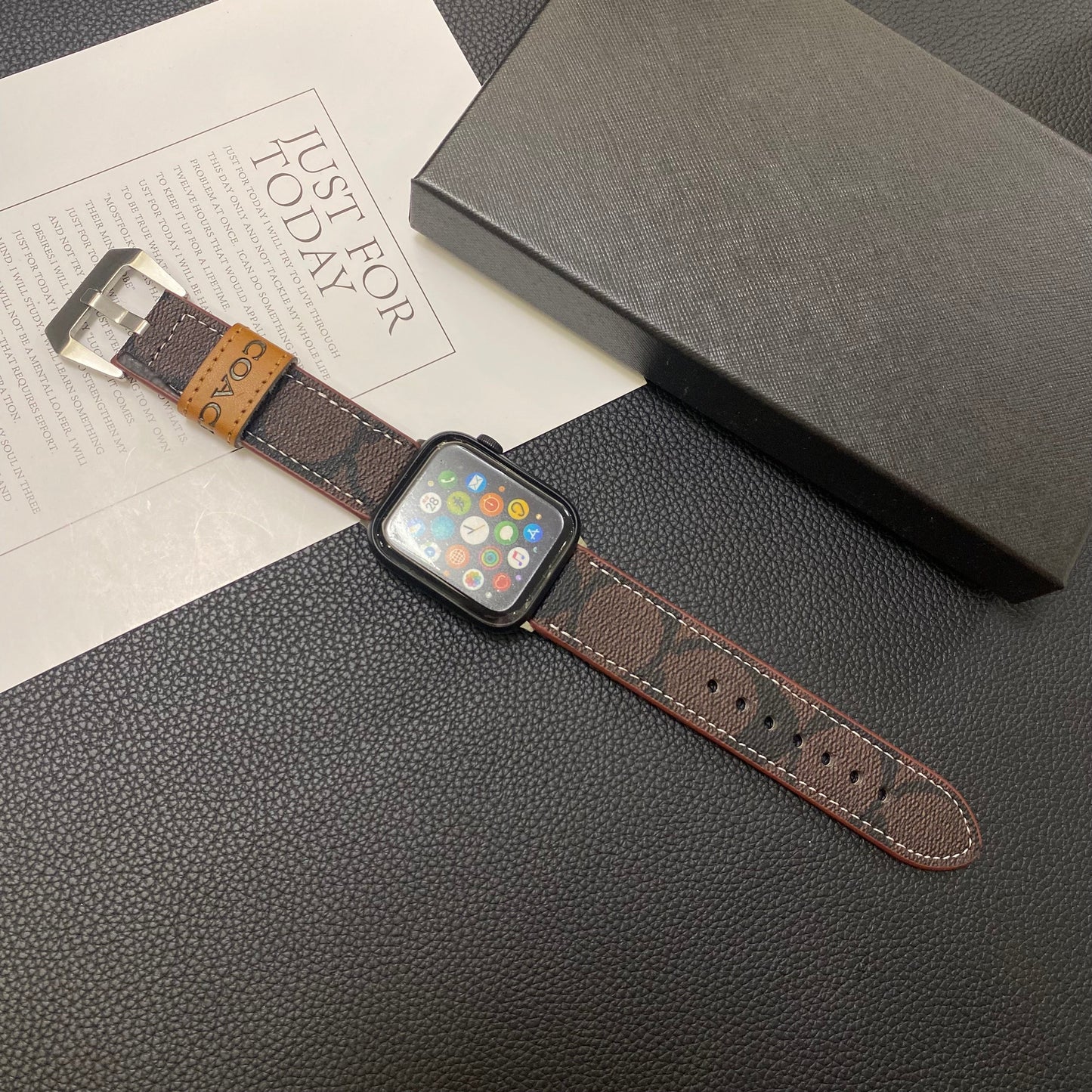 Cóiste Leathar Banna Apple Watch Donn dorcha-YHK244221710