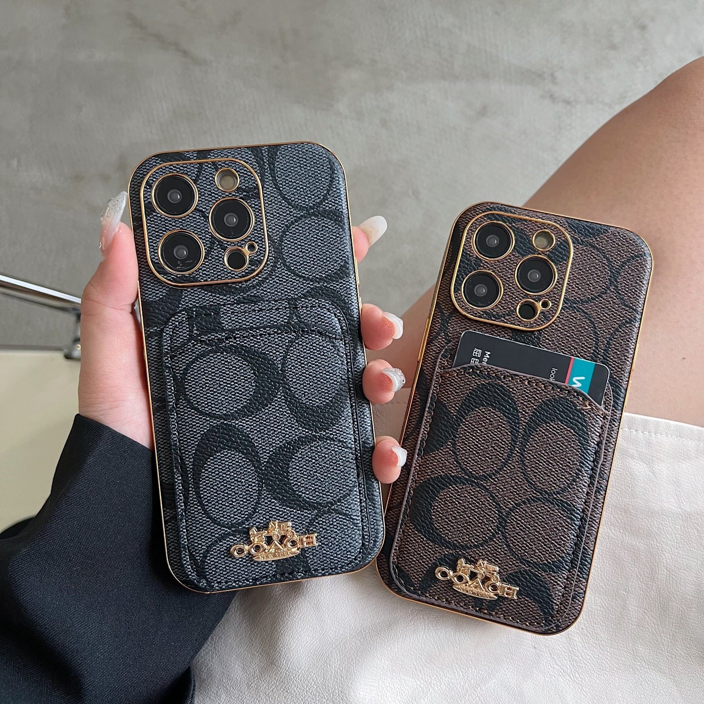 카드 홀더가 있는 클래식 iPhone 케이스 블랙 -KB241651