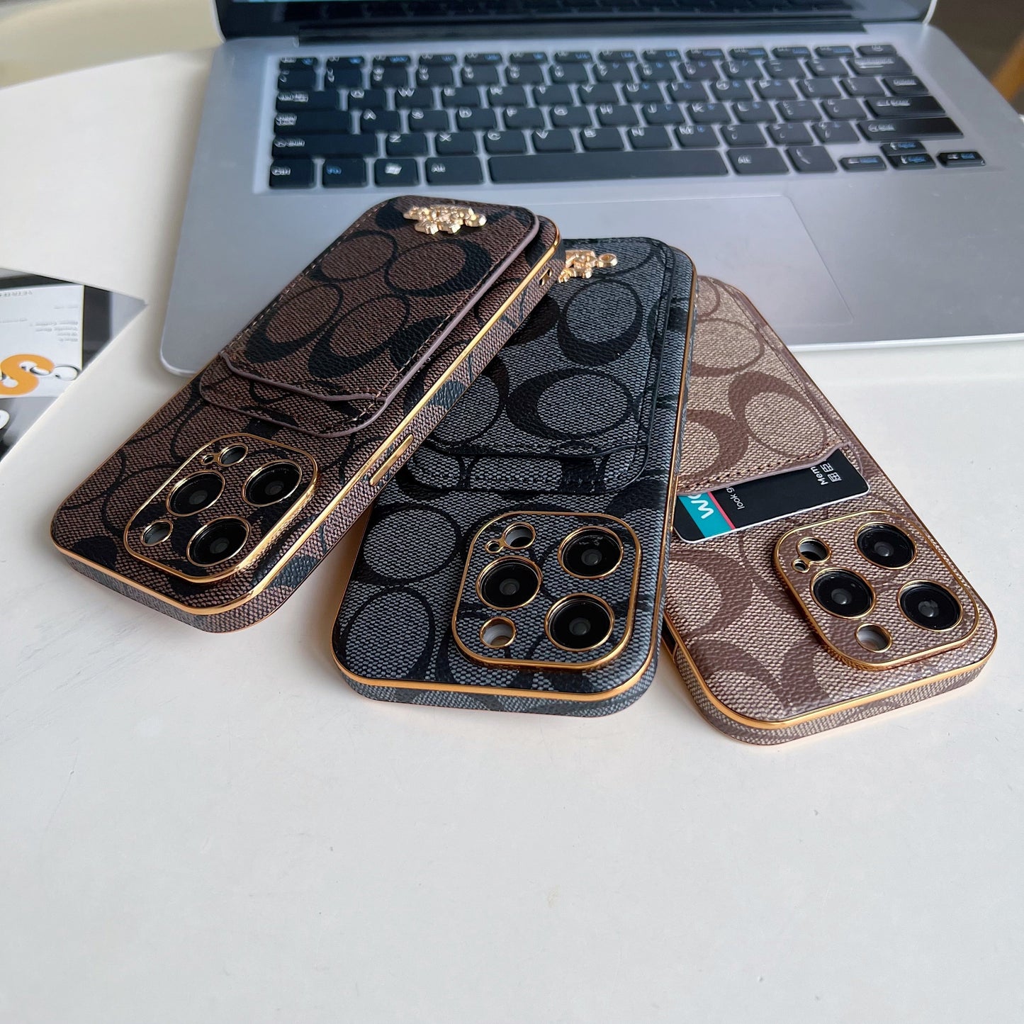 커피 카드 홀더가 포함된 클래식 iPhone 케이스 -KB241651