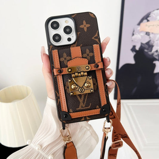 حافظة iPhone فاخرة بسلسلة كروس باللون البني