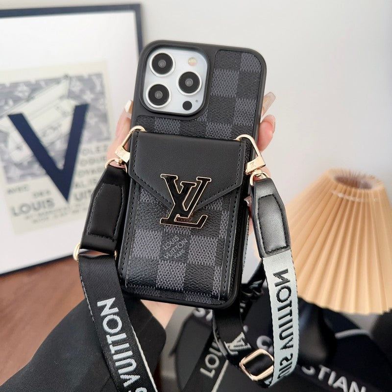 Luksusowa torba na karty w pięciu kolorach. Etui na iPhone'a z łańcuszkiem