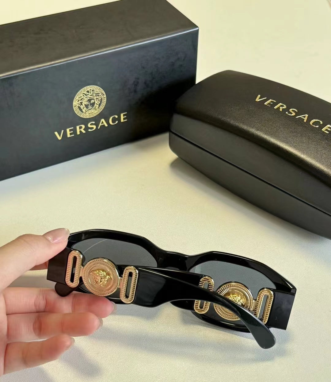Sunglasses só