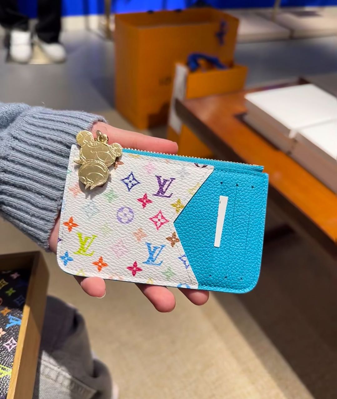 L--Inspirerad korthållarplånbok: Elegant & Funktionell!