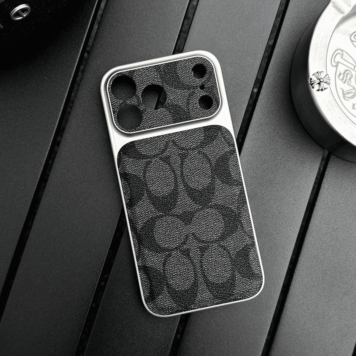 Luxe lederen telefoonhoes met patroon en schokbestendige randen