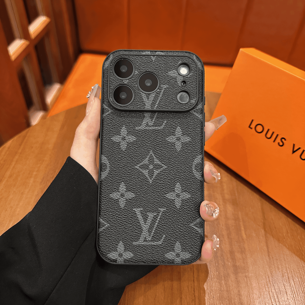 Prémiové vzorované kožené ochranné pouzdro pro iPhone – Slide Camera Cover Design