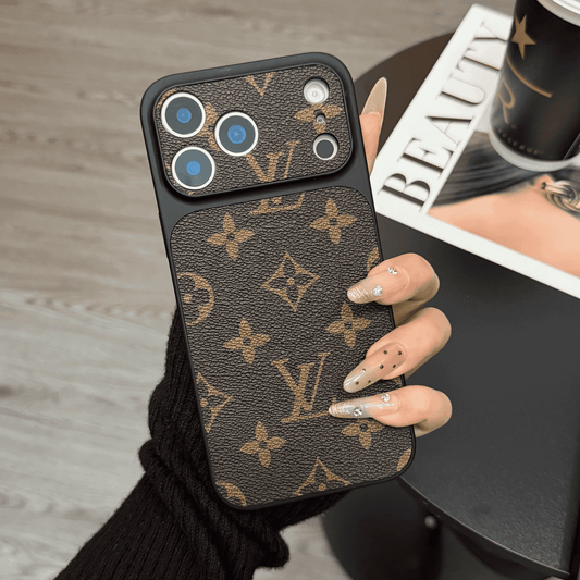 Funda MagSafe clásica de cuero con monograma para iPhone