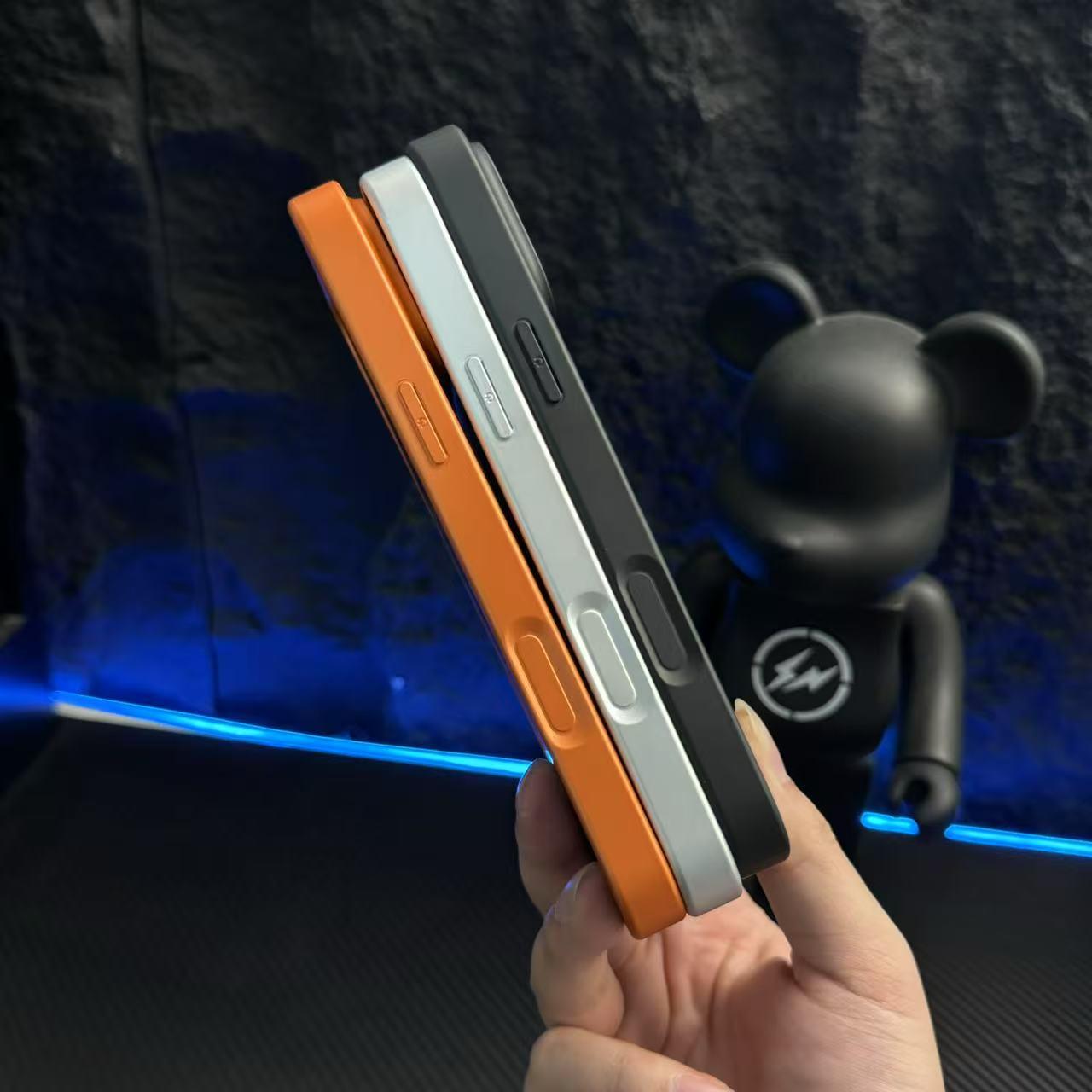 Elegantní pouzdra na iPhone Monogram